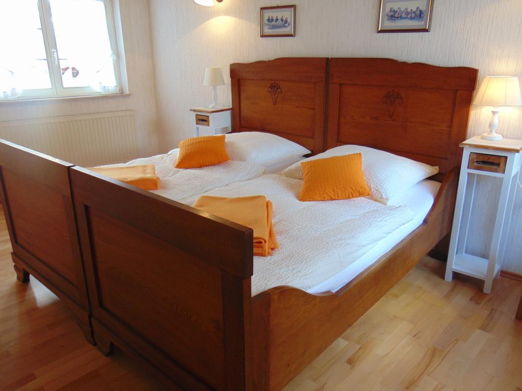 Ferienwohnung Bergblick /Moseltal Burgen  Extérieur photo